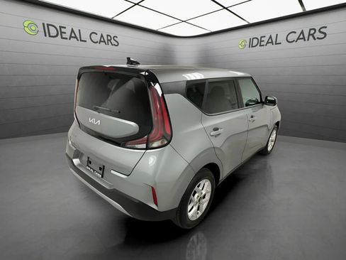 Used 2024 Kia Soul LX w/ Option Group 015 FWD image 5
