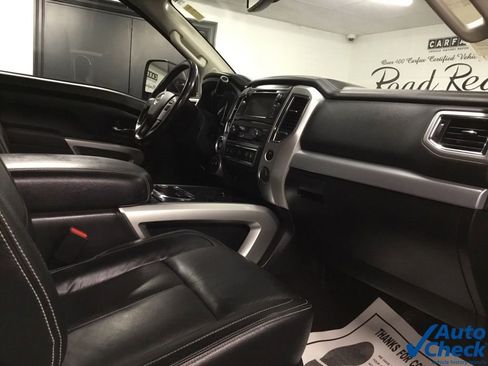 Used 2019 Nissan Titan PRO-4X w/ Pro-4x Convenience Package AWD/4WD image 39