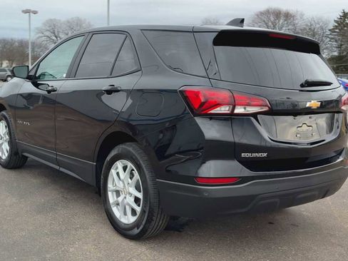 Used 2024 Chevrolet Equinox LS w/ LS Convenience Package image 4