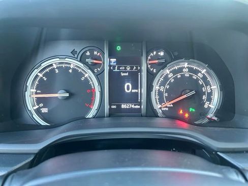 Used 2022 Toyota 4Runner Limited AWD/4WD image 15