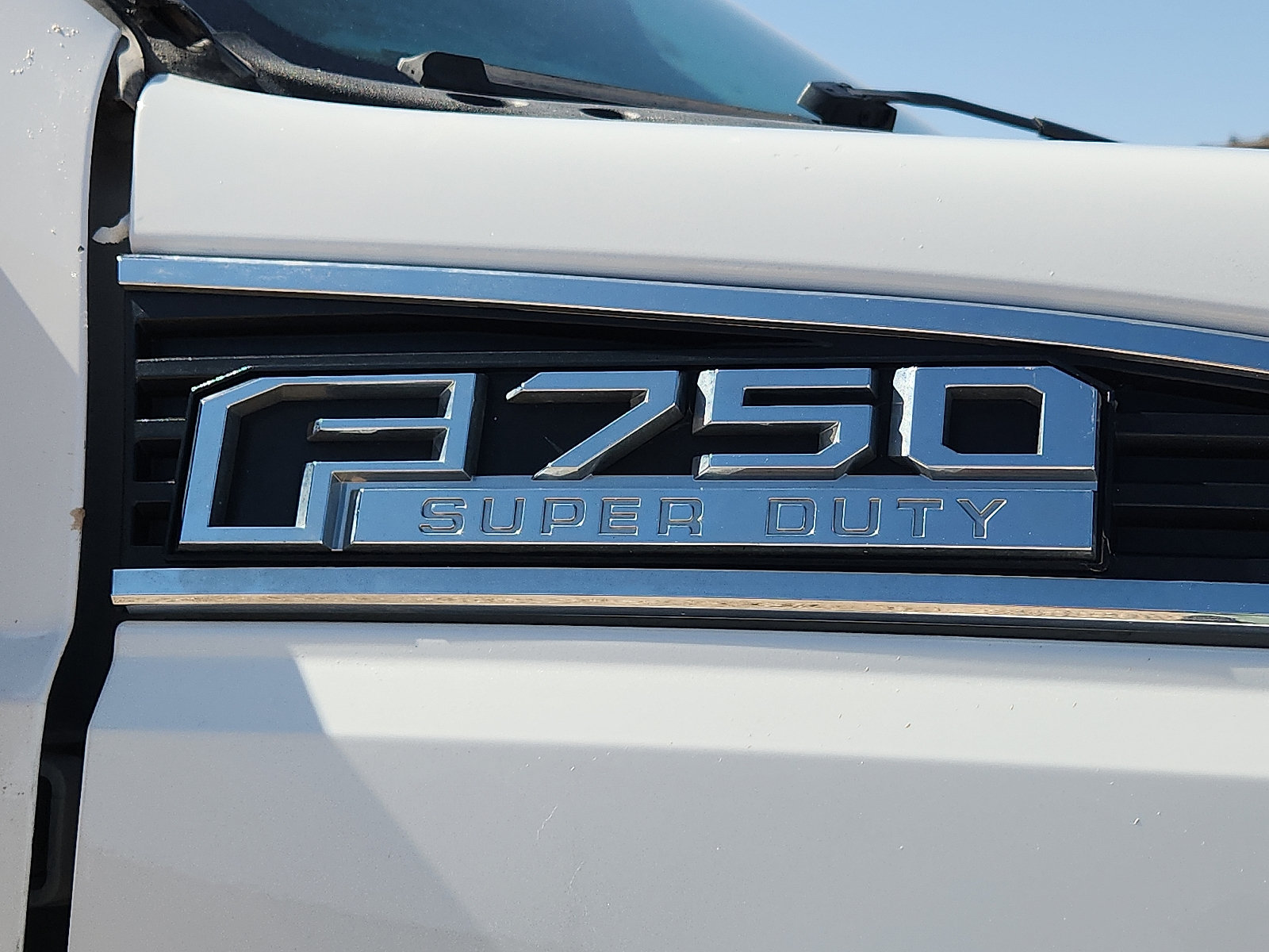 Used 2022 Ford F750 2WD Crew Cab Super Duty image 7