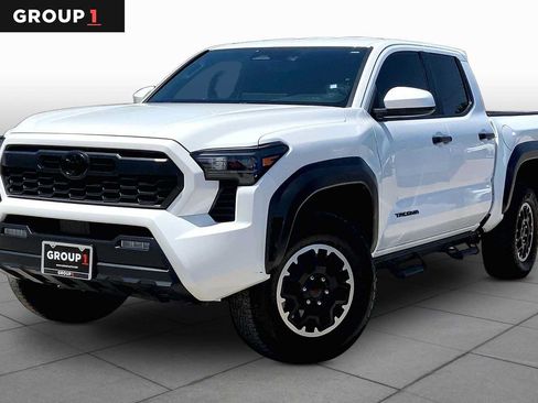Used 2025 Toyota Tacoma TRD Off-Road AWD/4WD image 1