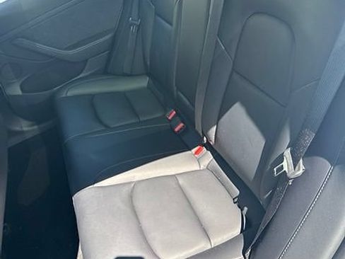 Used 2022 Tesla Model 3 RWD image 9