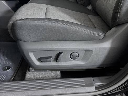 New 2026 Nissan Rogue SV FWD image 19