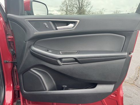 Used 2024 Ford Edge SEL w/ Convenience Package image 17