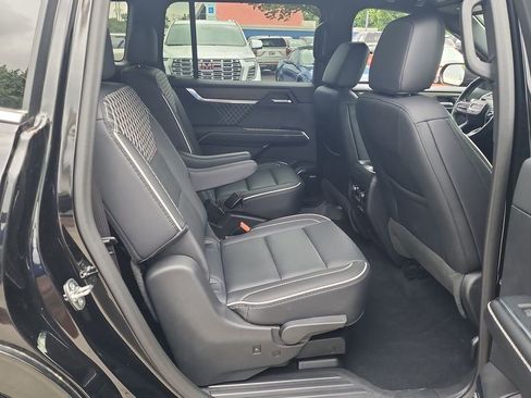 Certified 2024 GMC Acadia Denali w/ Super Cruise Package FWD image 27