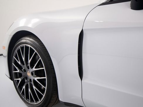 Certified 2025 Porsche Panamera 4 image 38