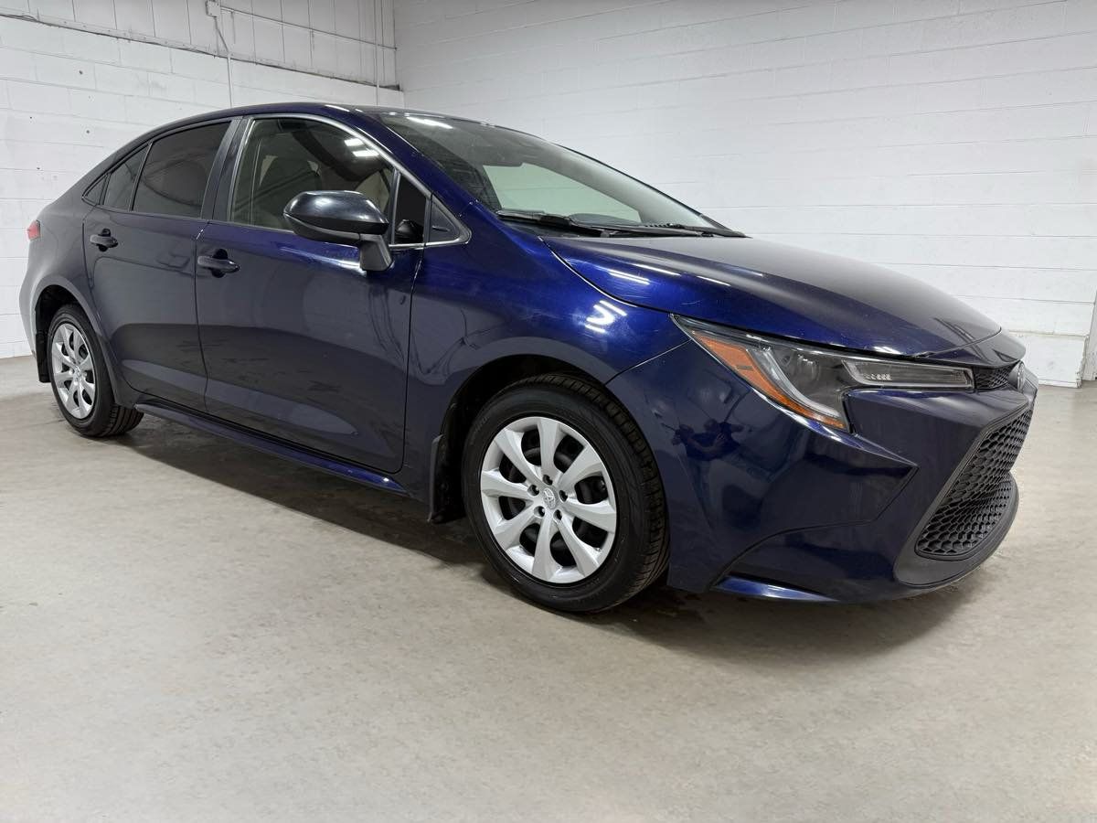 Used 2021 Toyota Corolla LE w/ Carpet Mat Package (TMS) FWD image 3