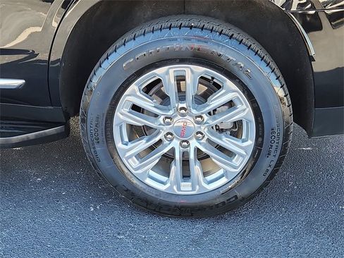 Certified 2024 GMC Yukon SLT w/ SLT Luxury Package image 8