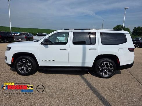 Used 2023 Jeep Wagoneer Series III w/ Preferred Equipment Group AWD/4WD image 32