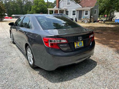 Used 2013 Toyota Camry SE FWD image 4