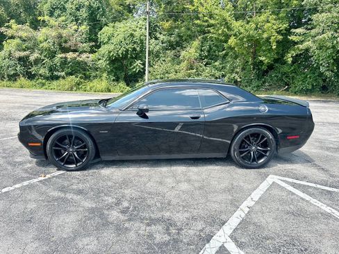 Used 2018 Dodge Challenger R/T Plus image 8