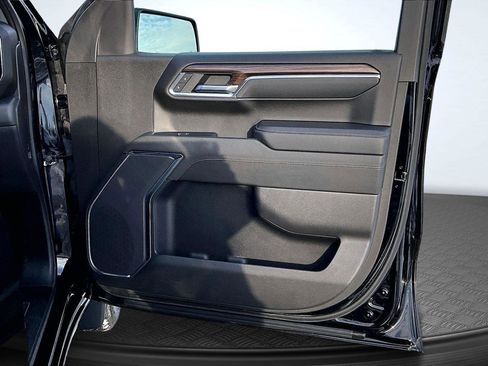 Used 2024 Chevrolet Silverado 1500 LT image 25