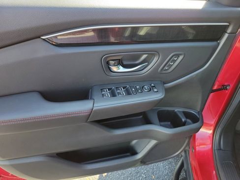 Certified 2025 Honda Pilot Black Edition image 23