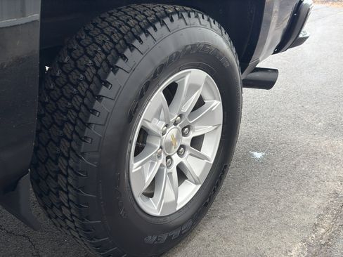 Used 2018 Chevrolet Silverado 1500 LTZ Z71 w/ Midnight Edition image 14