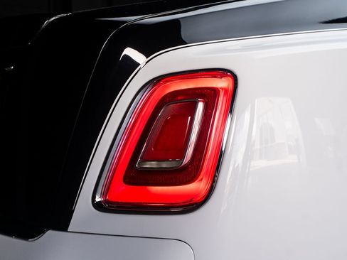 Used 2019 Rolls-Royce Phantom Sedan RWD image 21