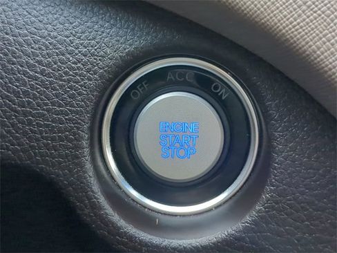 Used 2017 Hyundai Santa Fe Sport image 28