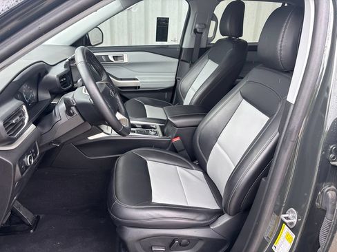 Used 2024 Ford Explorer XLT w/ Equipment Group 202A AWD/4WD image 7