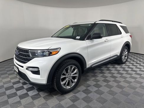 Used 2020 Ford Explorer XLT w/ Equipment Group 202A image 7