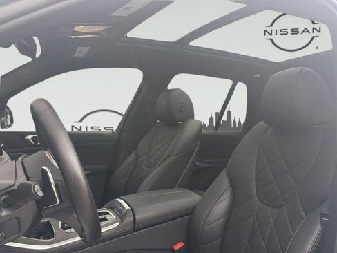 Used 2024 BMW X5 xDrive40i w/ M Sport Package AWD/4WD image 13