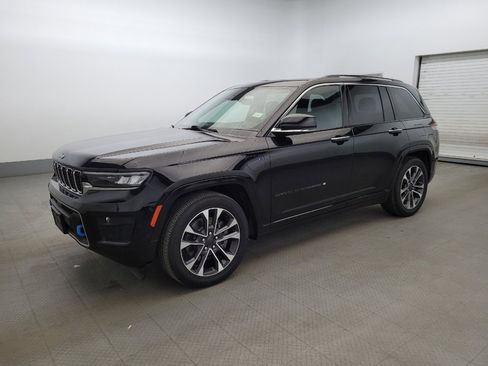 Used 2022 Jeep Grand Cherokee Overland image 2