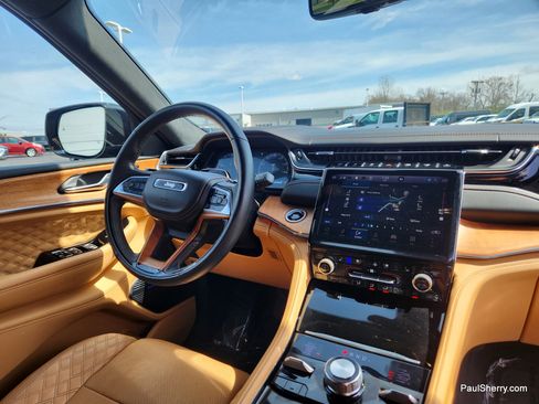 Used 2025 Jeep Grand Cherokee L Summit image 39