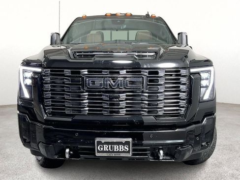 Used 2025 GMC Sierra 2500 Denali Ultimate image 5
