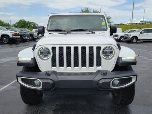 Used 2020 Jeep Gladiator Overland image 2