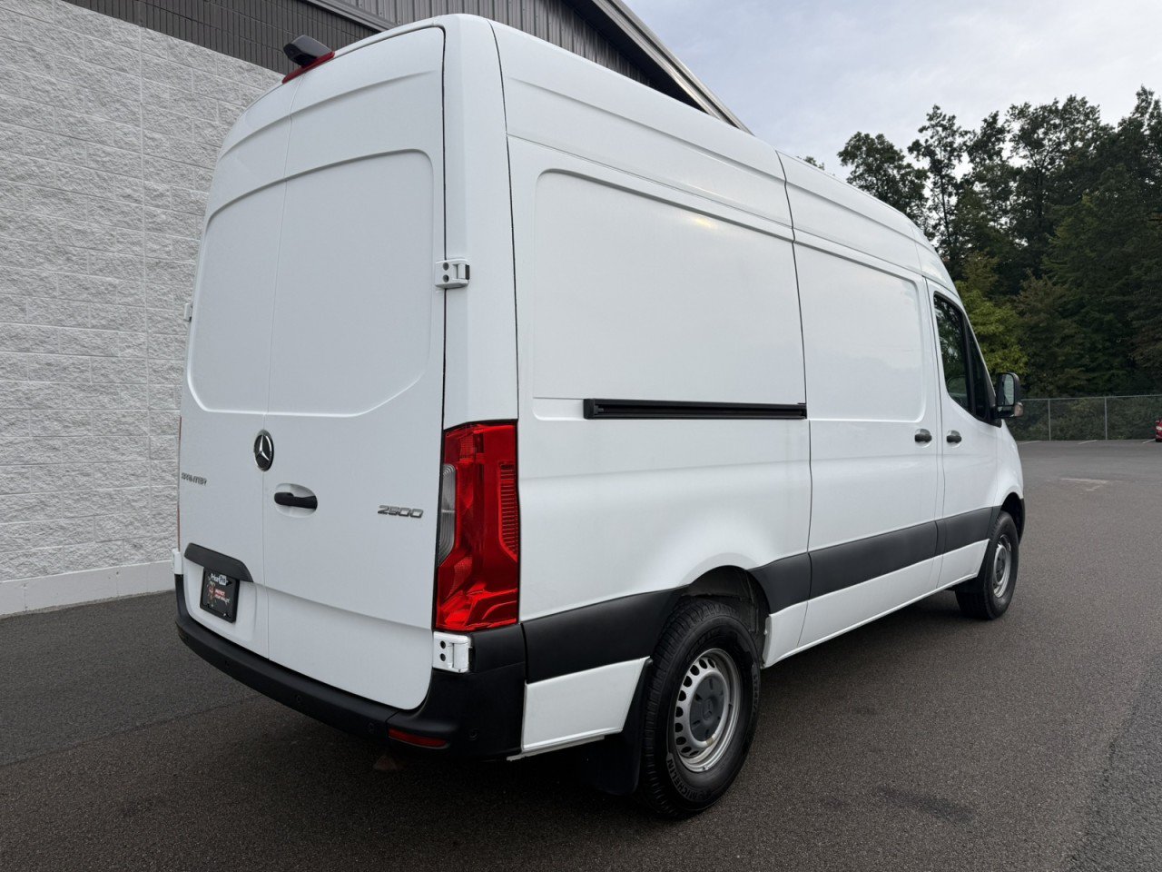 Used 2019 Mercedes-Benz Sprinter 2500 w/ Premium Plus Package image 9