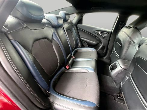 Used 2015 Chrysler 200 S FWD image 20