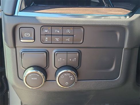 New 2026 Chevrolet Suburban LS w/ LPO, Dark Essentials Package image 25