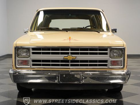 Used 1987 GMC Suburban 2WD image 17