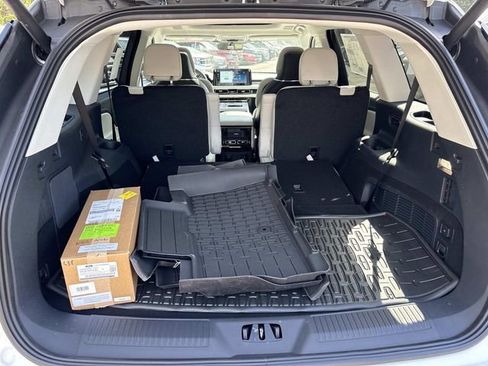 New 2026 Lincoln Aviator Reserve AWD/4WD image 12