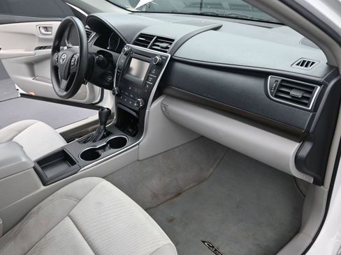 Used 2016 Toyota Camry LE image 22