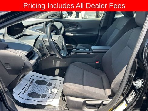 Used 2024 Toyota Prius LE FWD image 2