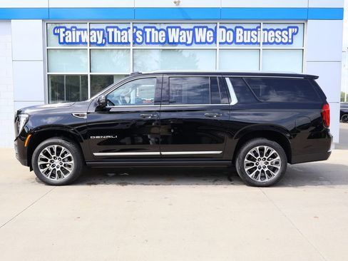 New 2026 GMC Yukon XL Denali w/ Denali Reserve Package AWD/4WD image 7