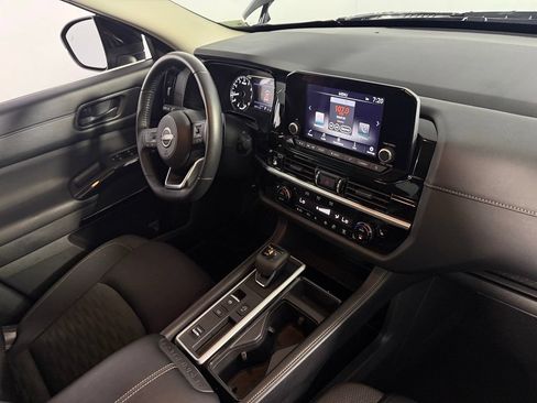 Used 2025 Nissan Pathfinder SV FWD image 36