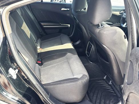 Used 2015 Dodge Charger SXT RWD image 9