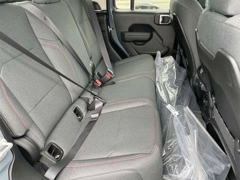 New 2025 Jeep Gladiator Rubicon w/ Convenience Group image 31