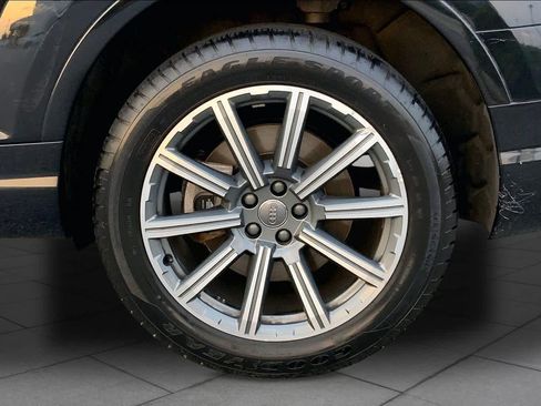 Used 2018 Audi Q7 3.0T Prestige AWD/4WD image 11