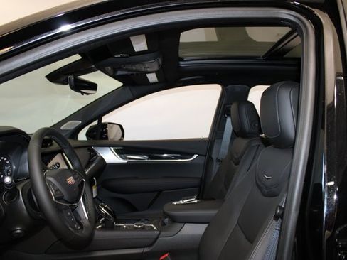 New 2025 Cadillac XT5 Premium Luxury w/ Technology Package image 6