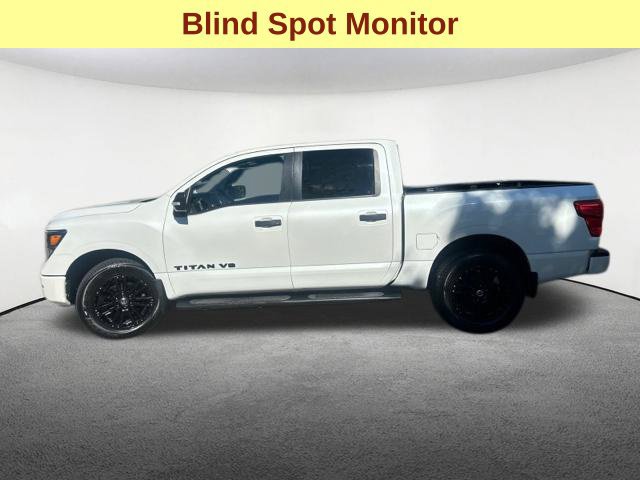 Used 2018 Nissan Titan SV w/ SV Convenience Package AWD/4WD image 5