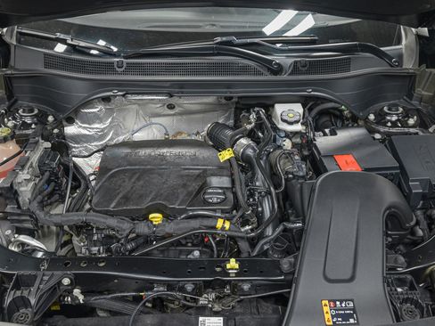 Used 2024 Chevrolet Trax RS w/ Driver Confidence Package FWD image 13