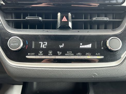 Certified 2023 Toyota Corolla LE image 28