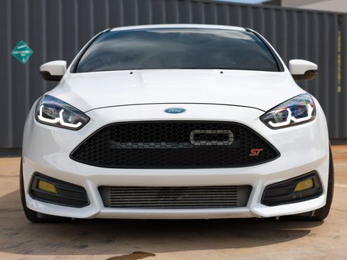 Used 2017 Ford Focus ST FWD image 22