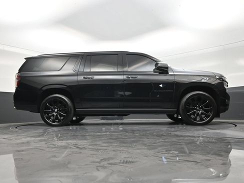 Used 2024 Chevrolet Suburban Premier w/ Premium Package RWD image 26