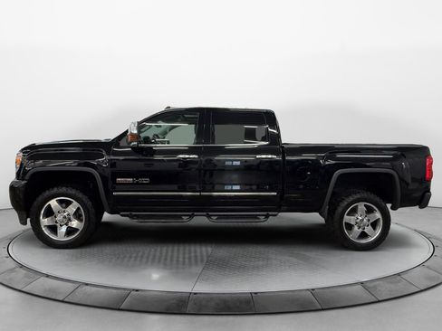 Used 2017 GMC Sierra 2500 SLT w/ All Terrain HD Package AWD/4WD image 3