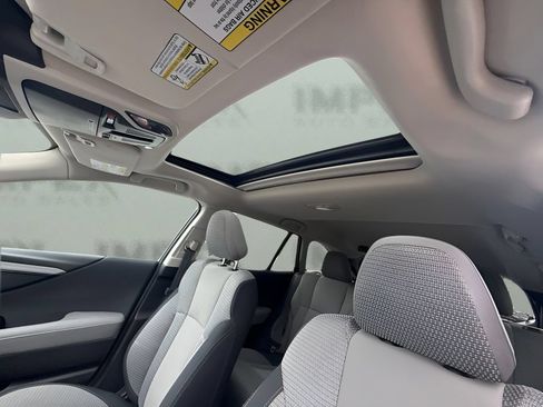 Used 2025 Subaru Outback Premium AWD/4WD image 6
