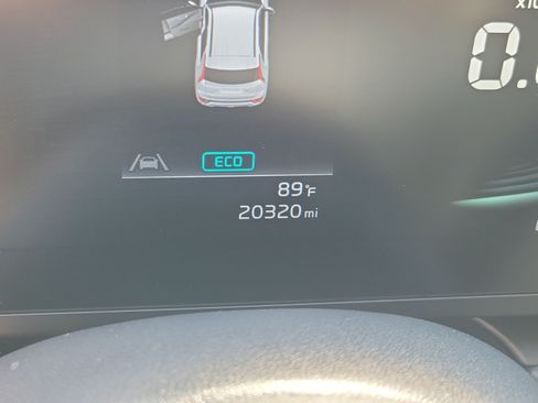 Used 2024 Kia Niro LX FWD image 16