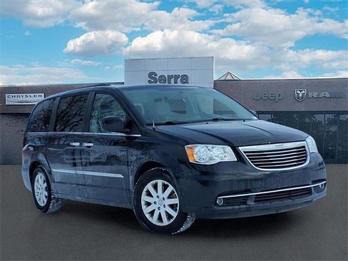 Used 2016 Chrysler Town & Country Touring w/ Driver Convenience Group image 1